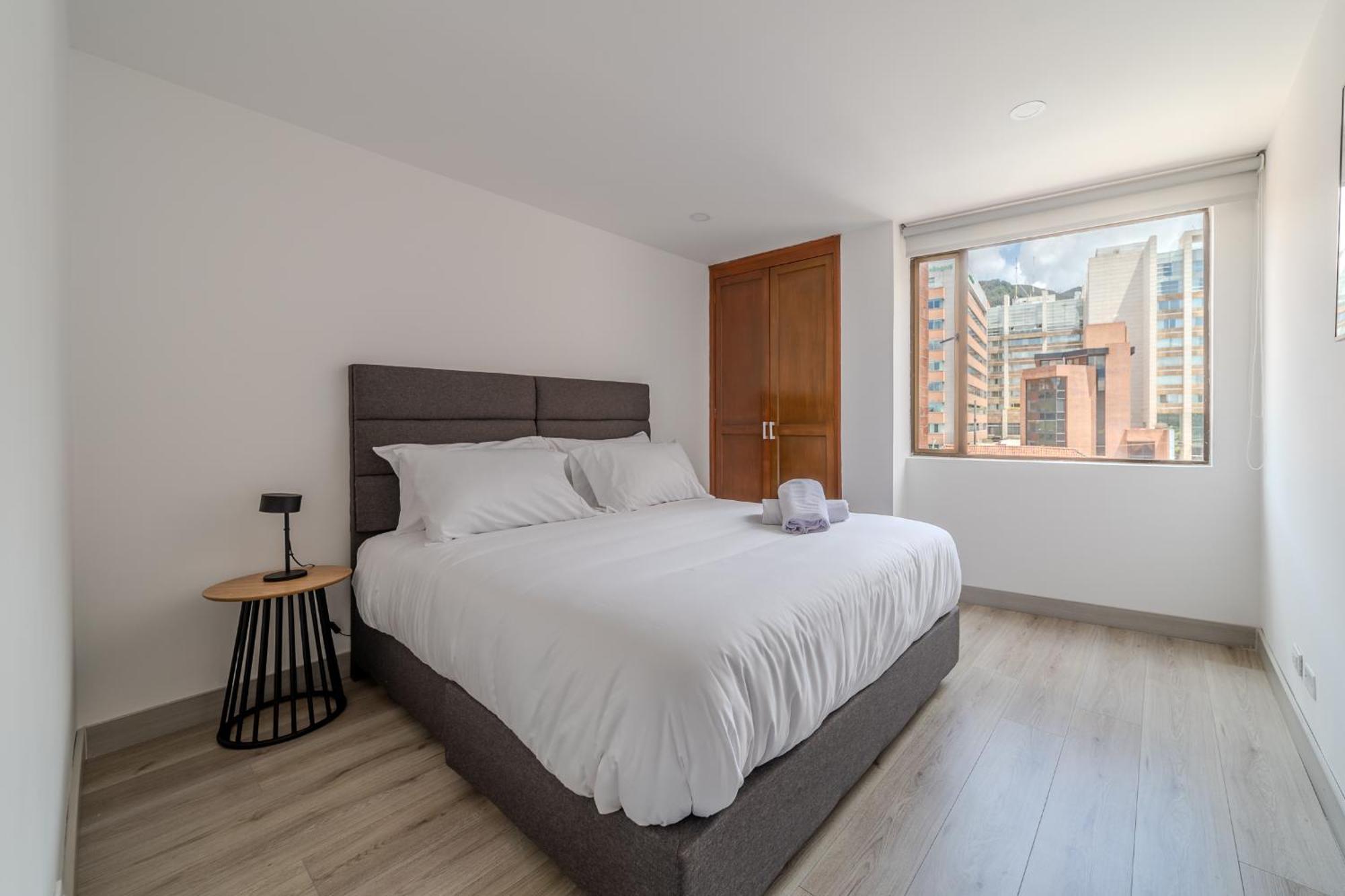 10.73 Flats Apartment *